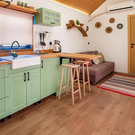 호텔 Bungalow With Garden 10 Min To Shore In